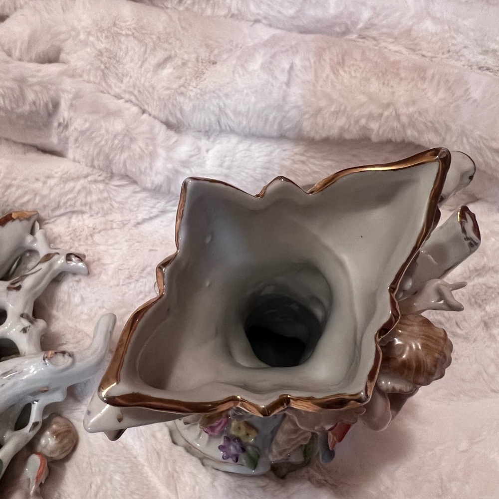 Vintage UCAGCO Porcelain Cherub Vases - Picture 6 of 11
